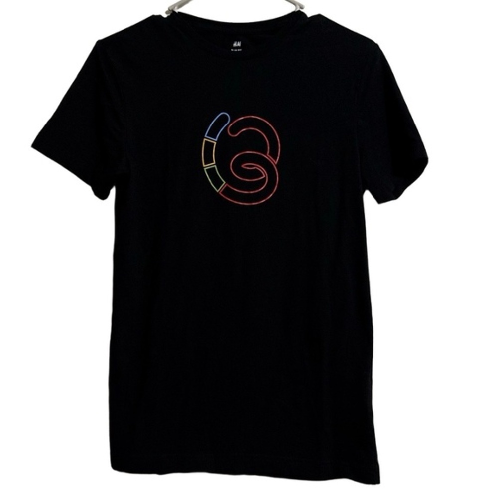H&M slim fit T-Shirt Womens XS Black Graphic Crew Neck Cotton Casual Streetwear‎